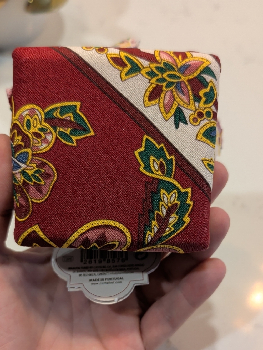 Vanilla Cedarwood Scented Soap - Red Floral Wrap - Picture 6 of 6